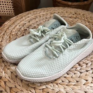 Pharrell Williams x Tennis Hu J Linen Green Adidas